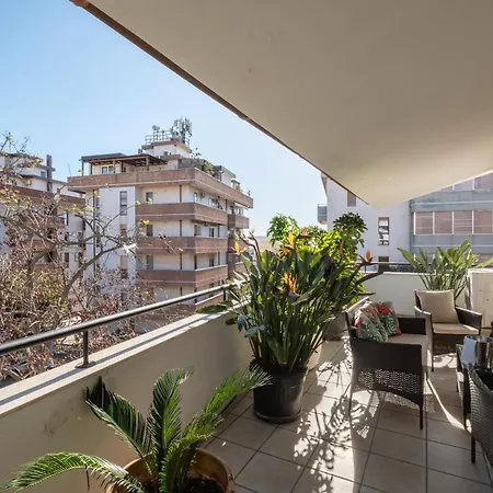 Villa Elegante Lu' Centro Citta A 10 Minuti Dal Mare