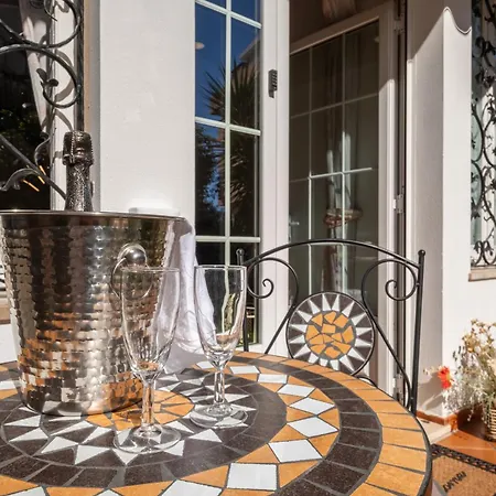 Elegante Lu' Centro Citta A 10 Minuti Dal Mare Villa